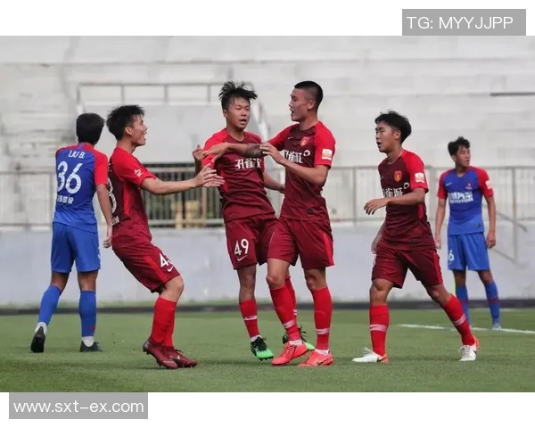 重庆足球队以85分领跑全国锦标赛积分榜展现强劲实力与团队合作精神